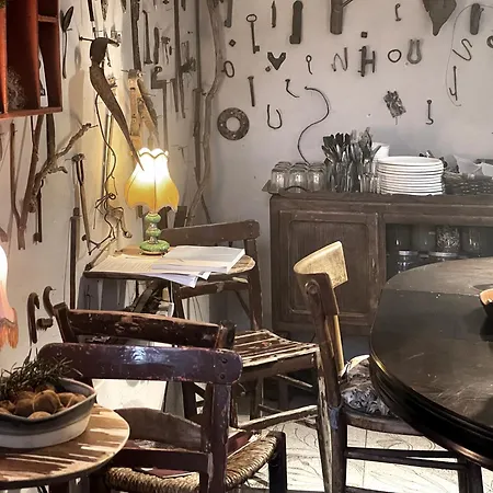 Δωμάτια σε οικογενειακή κατοικία Stone Oven House