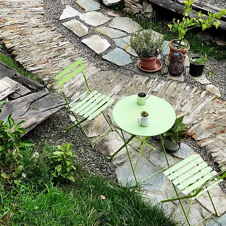 Homestay Stone Oven House