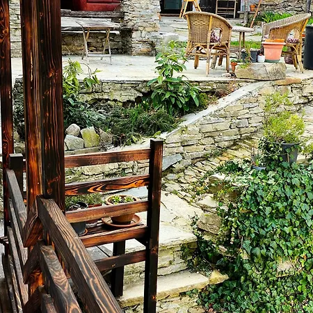 Stone Oven House Homestay *