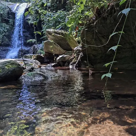 Δωμάτια σε οικογενειακή κατοικία Stone Oven House *