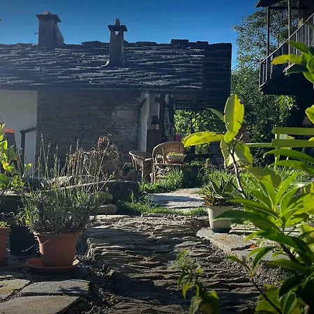Stone Oven House Homestay Rora