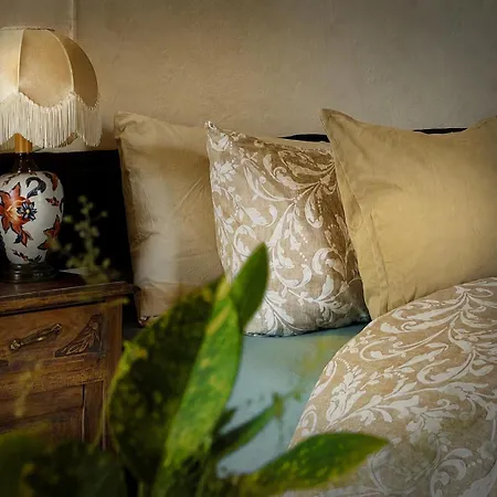 Homestay Stone Oven House Rora