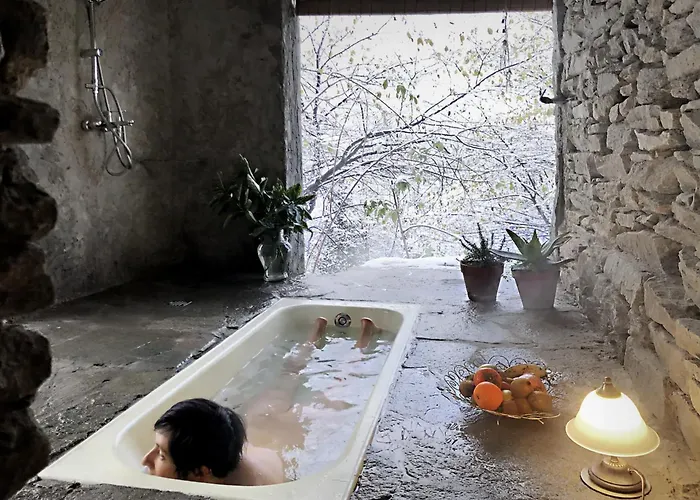 Homestay Stone Oven House *